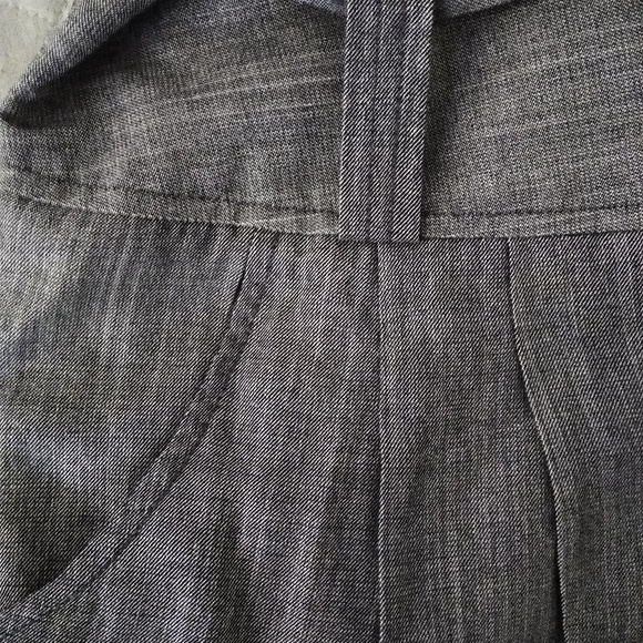 Charlotte Russe Pleated Shorts - Picture 5 of 8